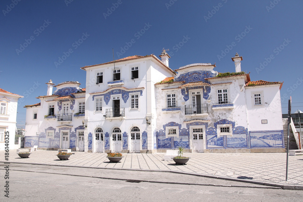 Portugal, foisonnement d'azulejos à Aveiro