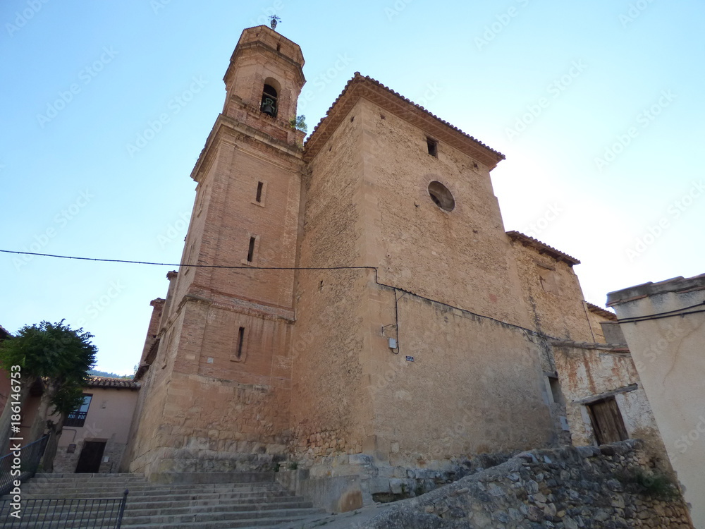 Obraz premium Pitarque. Pueblo de Teruel (Aragon,España). Está situado en la comarca del Maestrazgo, al pie de la montaña de Peñarrubia