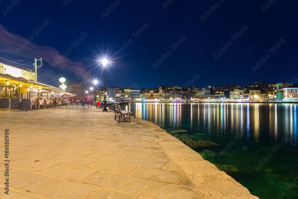 Obraz premium Old town of Chania city at night, Crete. Greece
