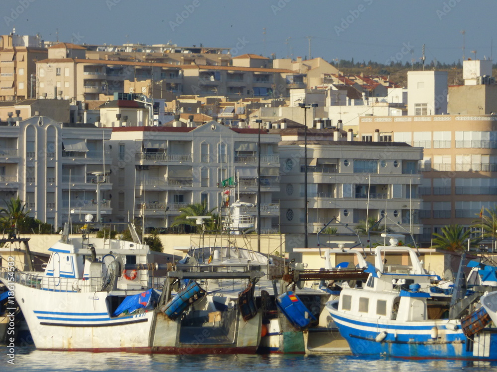 Santa Pola​, municipio de la Comunidad Valenciana situado en la costa de la provincia de Alicante, en la comarca del Bajo Vinalopó