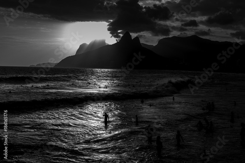 Ipanema - Arpoador - Black and White