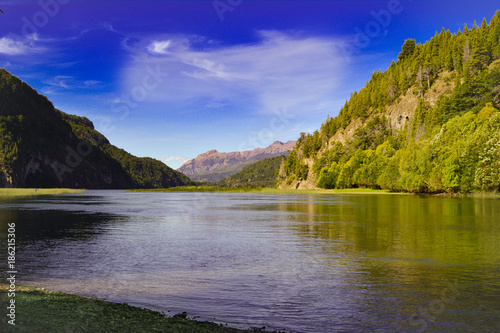 LAGO RIVADAVIA , PARQUE NACIONAL LOS ALERCES