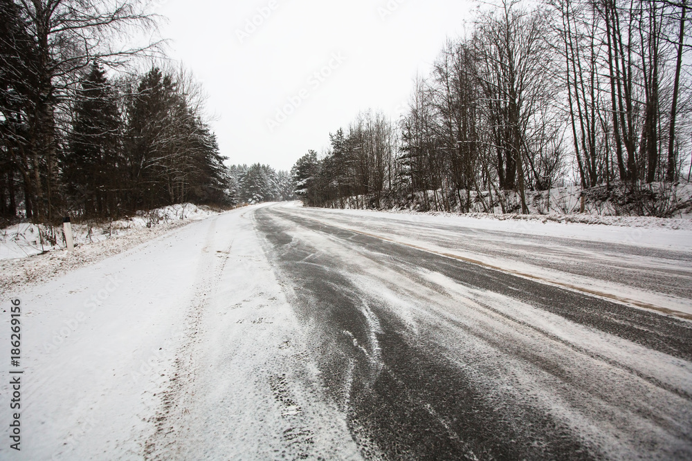 Winter snow road. Russia.