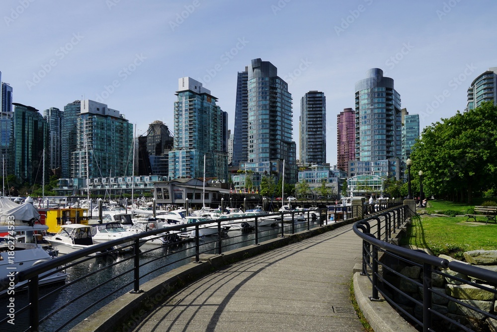 Obraz premium Cardero Park walkway view, Vancouver, Canada