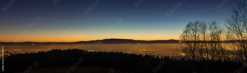 Obraz premium Colorful sunset above czech city Budweis panorama