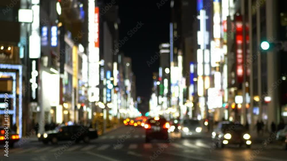夜の銀座中央通り 交差点 繁華街 ソフトフォーカス 夜の銀座中央通り 交差点 繁華街 ソフトフォーカス