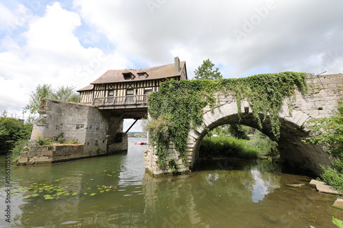 Le Vieux Moulin, emblème de la ville de Vernon (Eure)