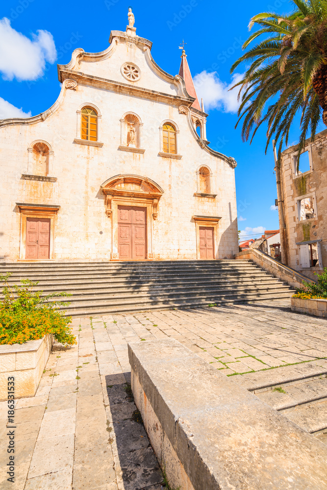 Obraz premium Front view of church in Milna town in afternoon sunlight, Brac island, Croatia