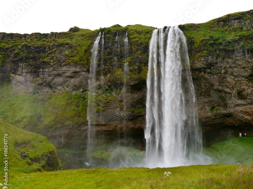 Seljalandsfoss - Wasserfall in S  disland