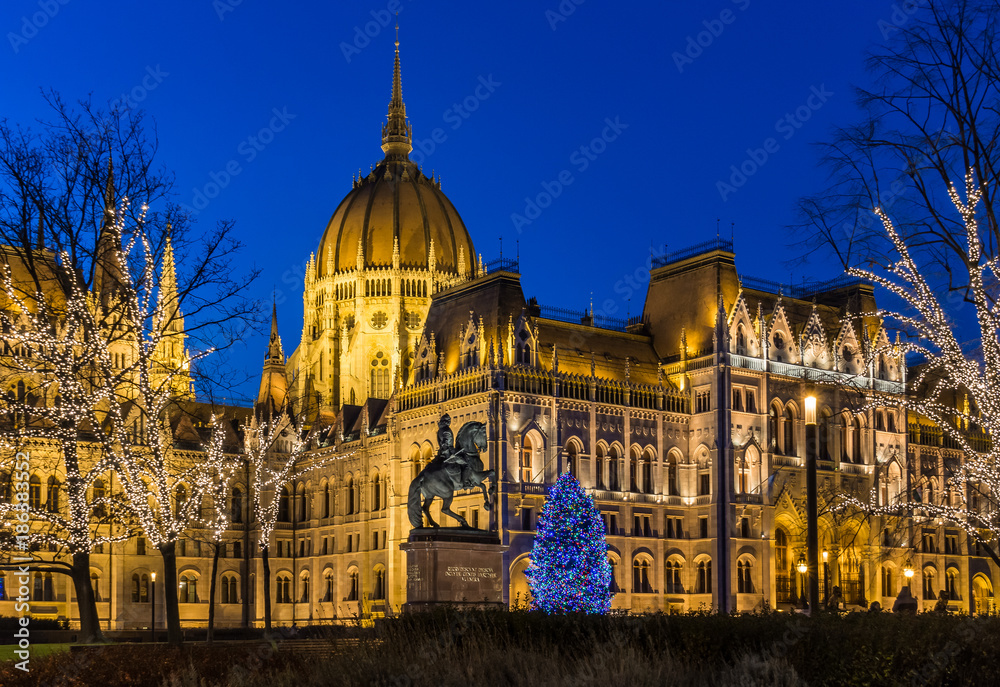 Obraz premium Famous places in Budapest