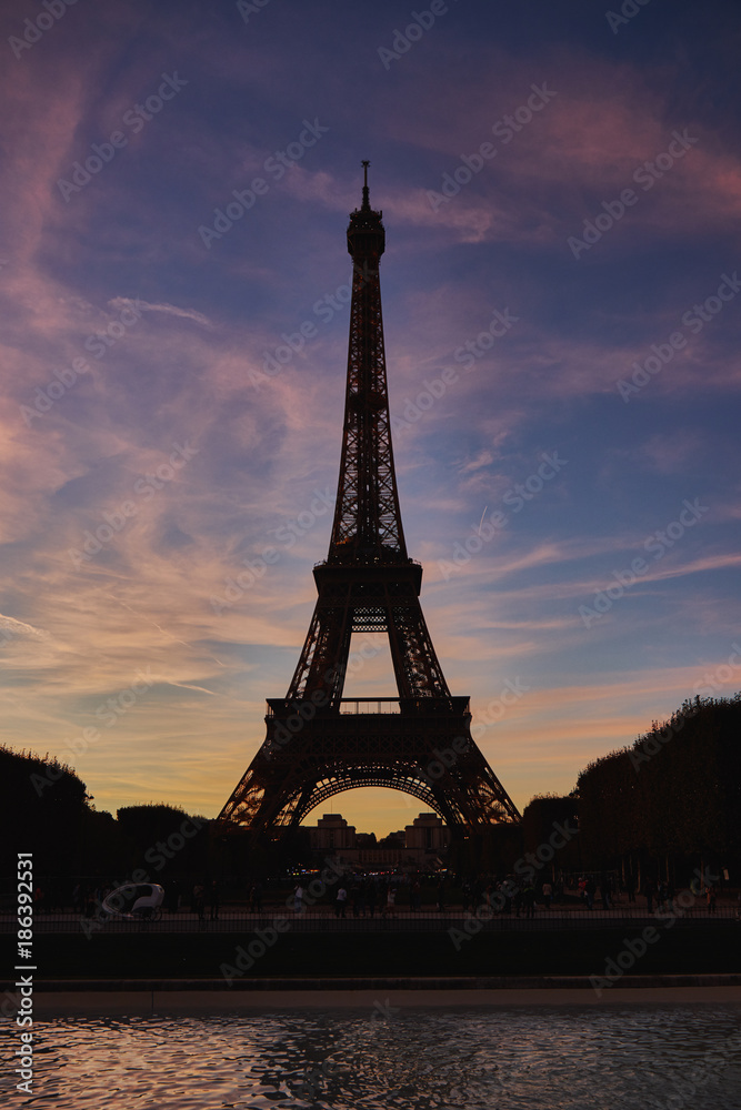 Naklejka premium Eiffel tower in evening time .