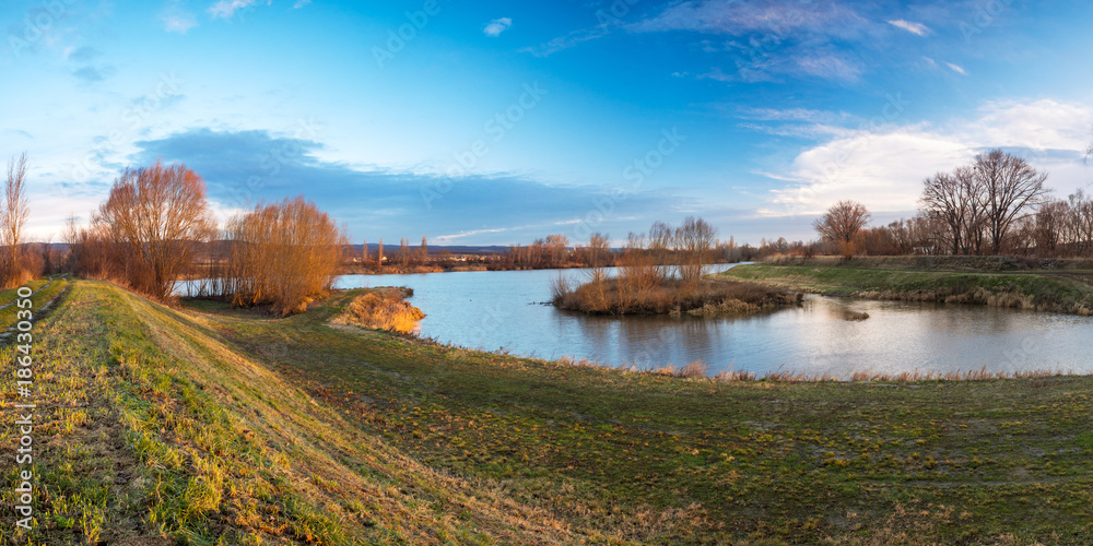 Panorama Teich bei Wulka bei Gemeinde Oslip im Burgenland