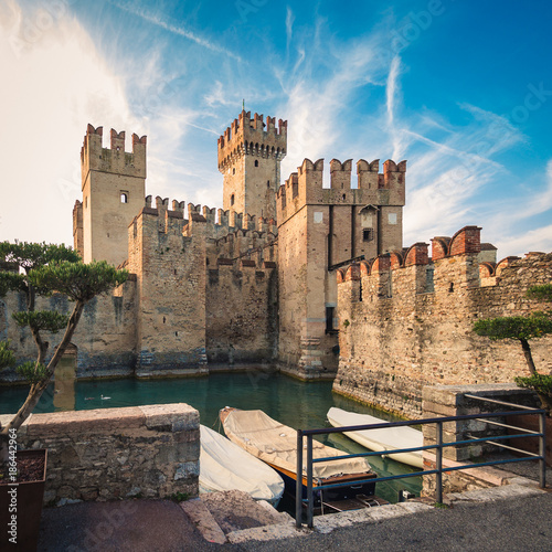 Tableau sur toile Scaliger Castle (13th century) in Sirmione on Garda lake near Verona, Italy