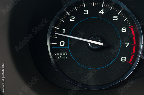 Simple tachometer in the new car