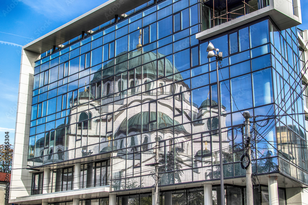 Fototapeta premium Reflection of Temple of Saint Sava Belgrade