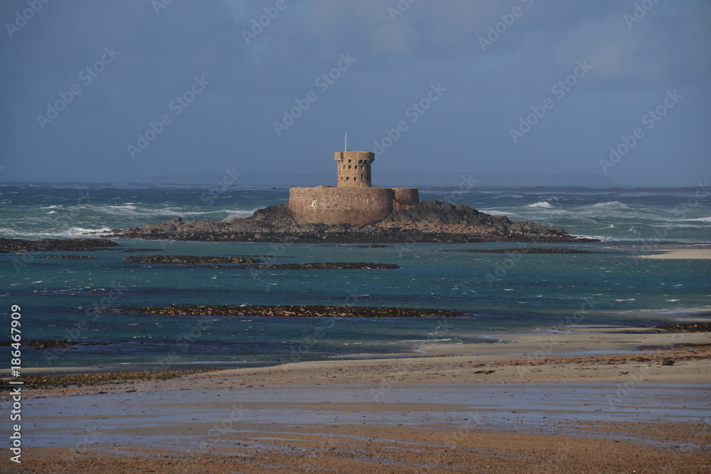 Rocco Tower, Jersey, U.K.
Telephoto image of an uninhabited 19th century fort surrounded by the incoming tide at St Ouen.