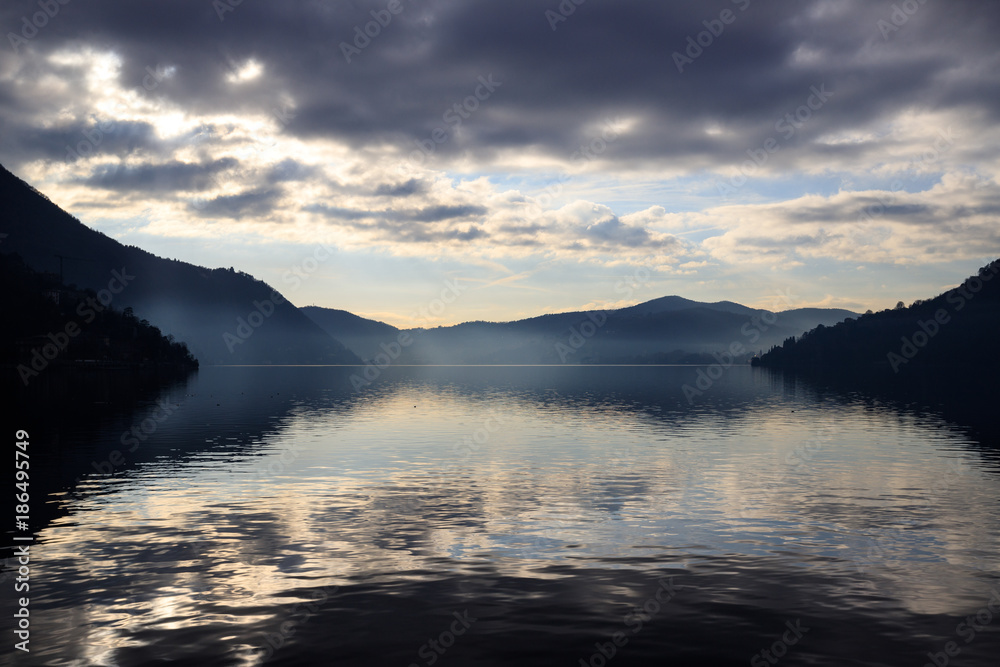 paesaggio del lago di Como daTorno