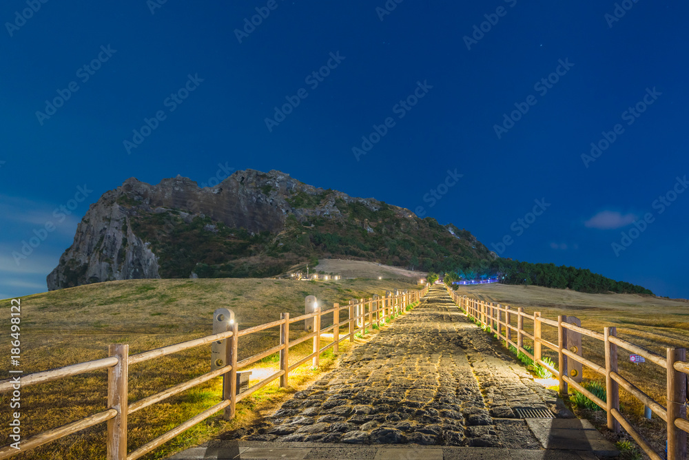 Fototapeta premium Seongsan Ilchulbong , Jeju Island at Night, South Korea.