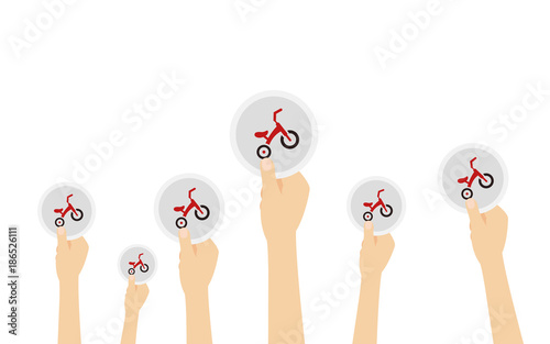Hände halten Fahrrad