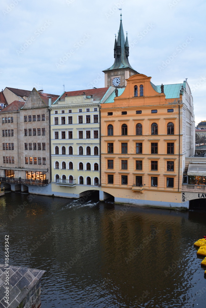 Obraz premium Häuser in der Prager Altstadt