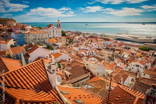 Obraz na płótnie Portugal Lisbon panorama view of the city, roof tops from high point w salonie