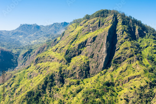Fotografie View from the little Adams Peak to the popular Ella Rock