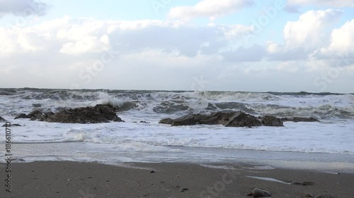 荒れる冬の日本海