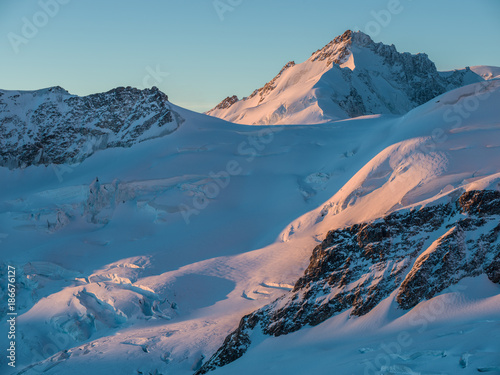 Gletscherhorn 3983 m.ü.m im Morgenlicht, Silvester 2017