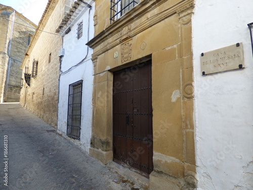 Fototapeta Naklejka Na Ścianę i Meble -  Sabiote, pueblo de Jaén, Andalucía (España). Situado en la comarca de La Loma, en la parte más alta de la meseta interfluvial, bordeada por el río Guadalquivir