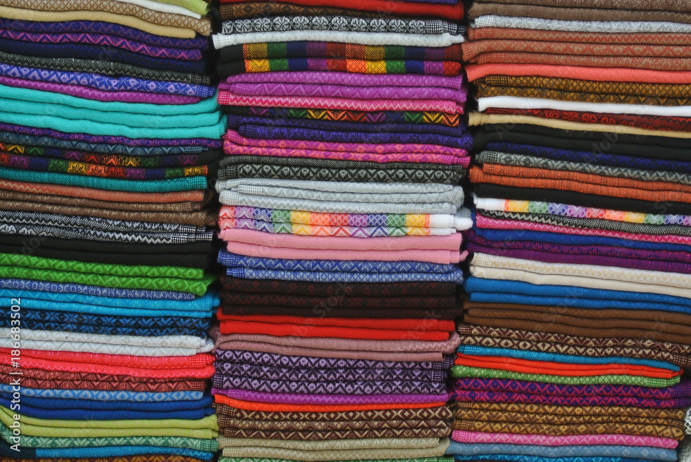 sciarpe colorate fatte a mano Stock Photo | Adobe Stock