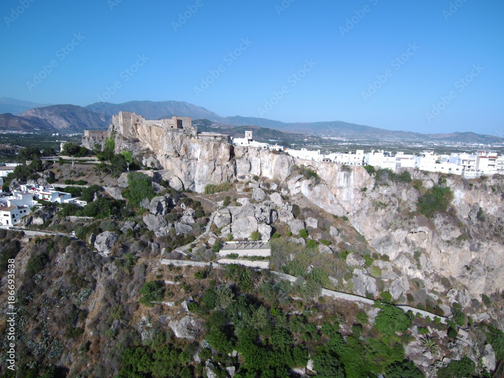 Fototapeta premium Salobreña, pueblo en la Costa Granadina o Costa Tropical, en la provincia de Granada, comunidad autónoma de Andalucía (España)