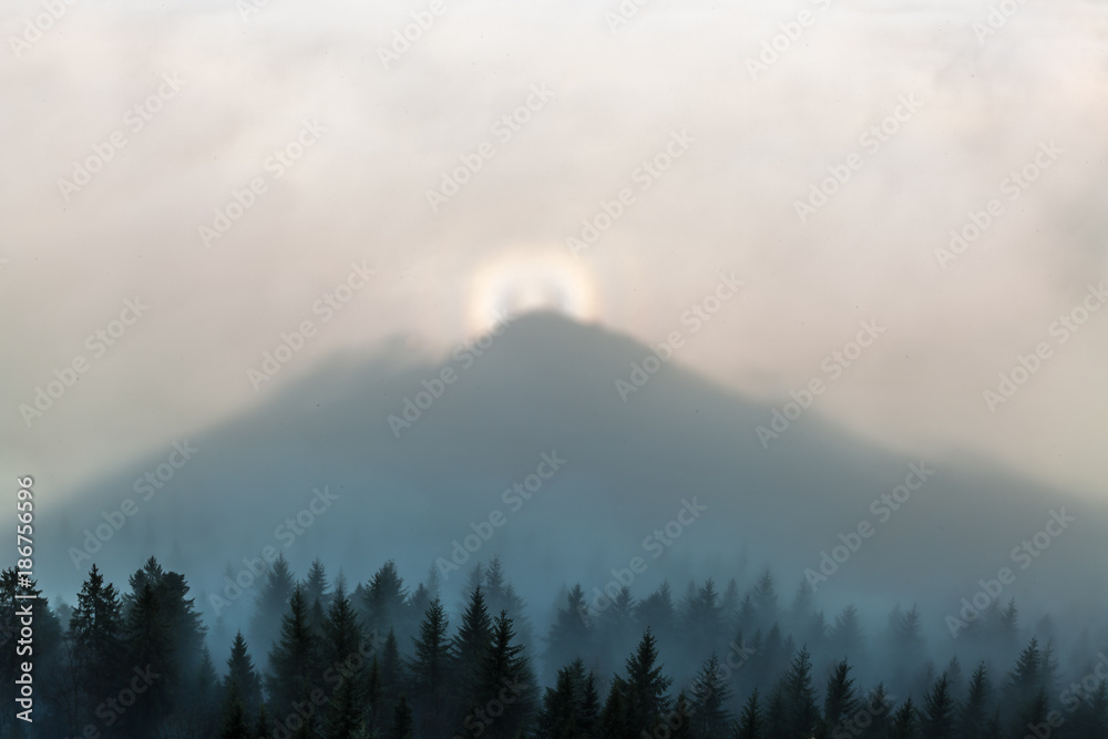 Nebelbogen, Blick von der Belchenflu(e), in der Schweiz