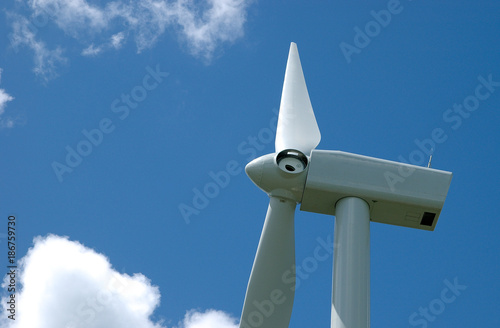 Plaatsen van Windturbine in het windturbinepark Kluutmolen