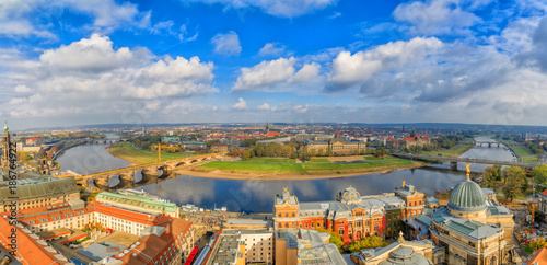 Dresden mit Elbe