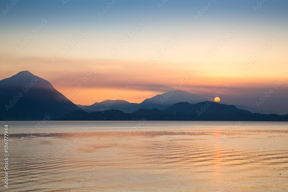 Sonnenaufgang am Lago Maggiore II