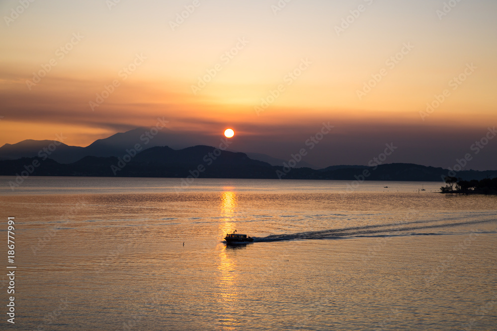 Sonnenaufgang am Lago Maggiore