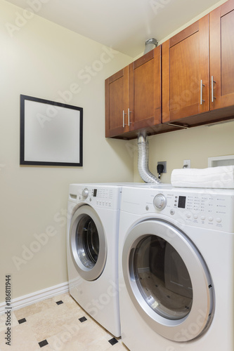 Wallpaper Mural Modern laundry room with modern appliances Torontodigital.ca