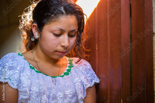 Obraz na płótnie Guatemalan woman in San Juan La Laguna, Lake Atitlan, Guatemala w salonie