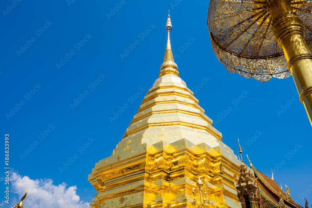 Fototapeta premium Wat Phra That Doi Suthep Chiang Mai Temple in Thailand