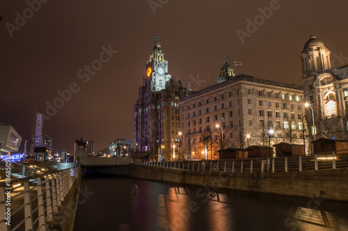 Liver Building and Cunard Building © Kev
