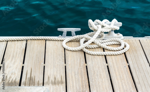 Anlegestelle im Hafen - horizontal