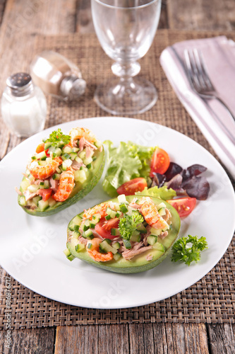 avocado salad with shrimp