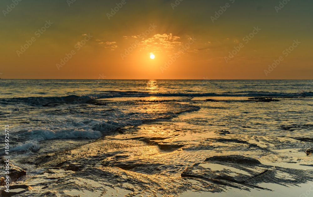 Naklejka premium Sunrise Seascape