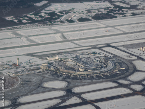 雪に覆われた新千歳空港