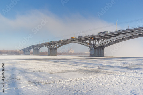 Fototapeta Naklejka Na Ścianę i Meble -  The bridge over the Oka River in Nizhny Novgorod