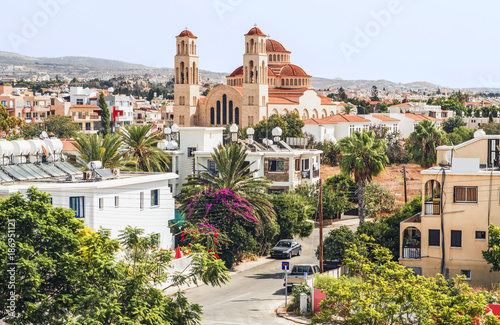 Fotografia View of Paphos with the Orthodox Cathedral of Agio Anargyroi, Cyprus