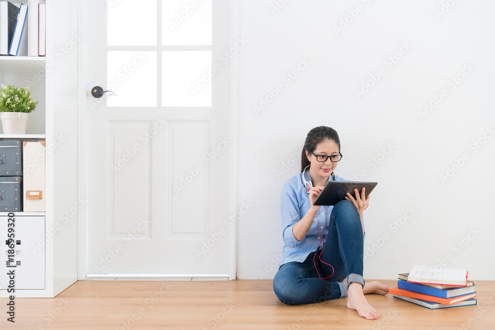 beauty elegant woman using mobile digital tablet