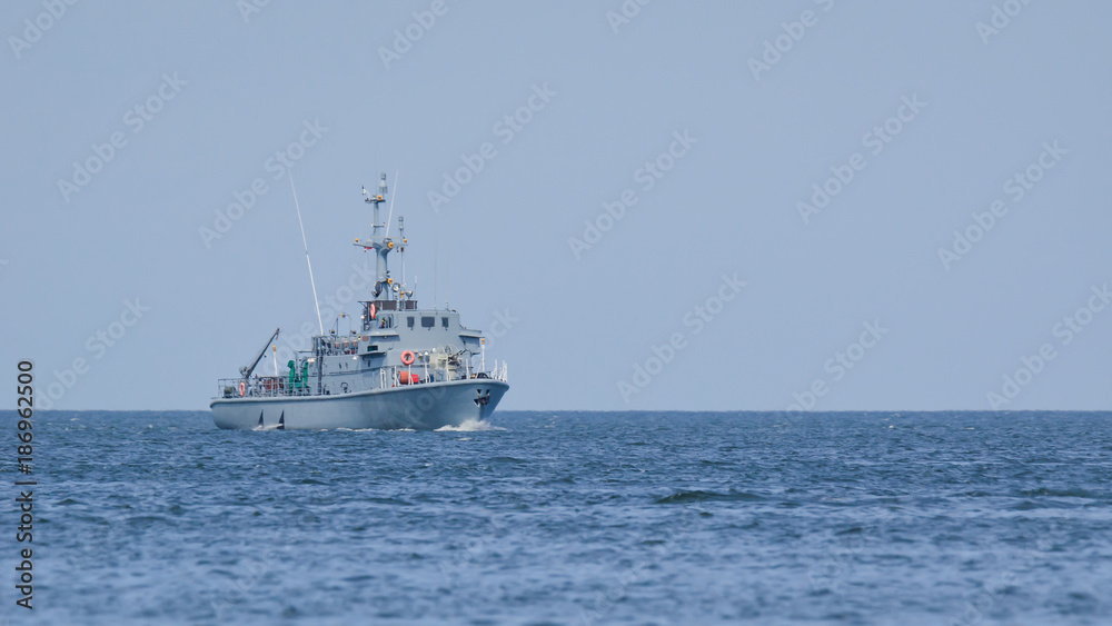 WARSHIP - Polish minesweeper on sea patrol
