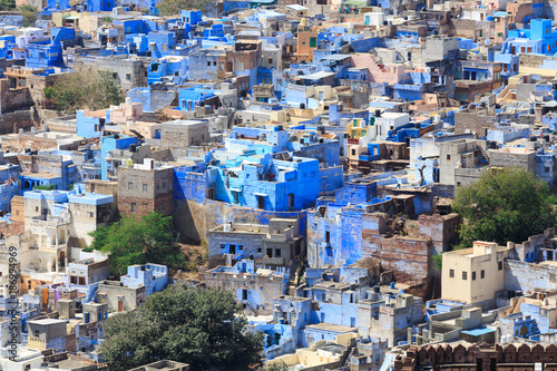toit de la ville bleu de Jodhpur au rajastha en Inde © tunach17