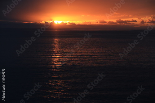 soleil couchant sur la Méditerranée © Jacky Jeannet